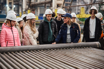 школьники Смоленской области побывали на экскурсиях на производственных предприятиях региона - фото - 4