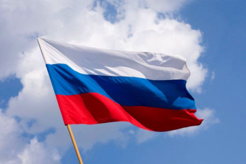 государственный флаг должен быть вывешен на зданиях образовательных организаций - фото - 1