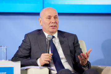 руководитель Рособрнадзора перед началом ЕГЭ и ОГЭ ответил на вопросы выпускников и их родителей - фото - 1
