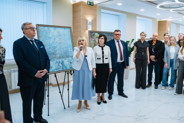 в Минпросвещения России открылась выставка «Память поколений: молодые художники – о войне и мире» - фото - 10
