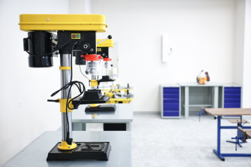 сергей Кравцов: Новейшим оборудованием оснащены кабинеты ОБЗР и труда в 23 297 школах страны - фото - 4