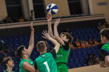 в Смоленске состоялись соревнования Школьной баскетбольной лиги в рамках конкурса «Знаете, каким он парнем был!» - фото - 9