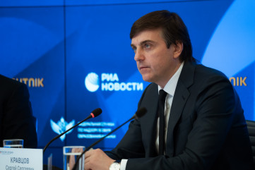 сергей Кравцов: Уровень честности и объективности ЕГЭ сегодня является одним из самых высоких в мире - фото - 3