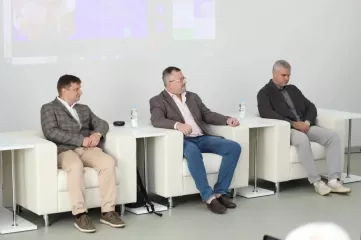 в Смоленске прошёл Форум специалистов в области цифровой трансформации образования «От государственных приоритетов к практическим решениям: цифровая трансформация образования» - фото - 3
