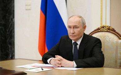 владимир Путин приветствовал участников Всероссийского форума классных руководителей и Первого форума директоров школ - фото - 1